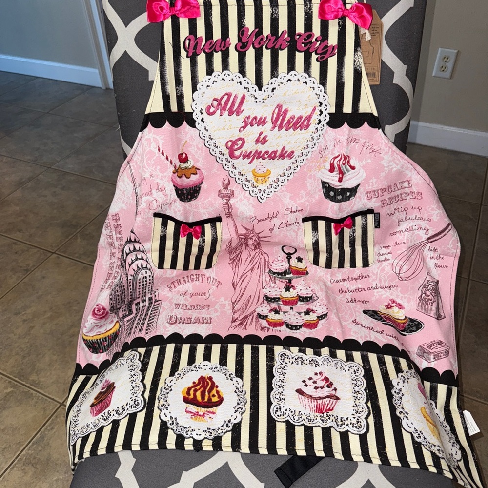 New York City souvenir adjustable Pink and Black Cupcake Apron